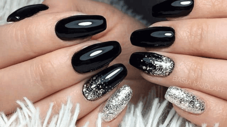 black-and-silver-nails-design.png